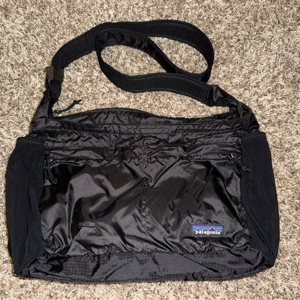 BLACK Patagonia Lightweight Travel Courier DISCONTINUED